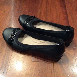 Clarks Black leather size 8.5